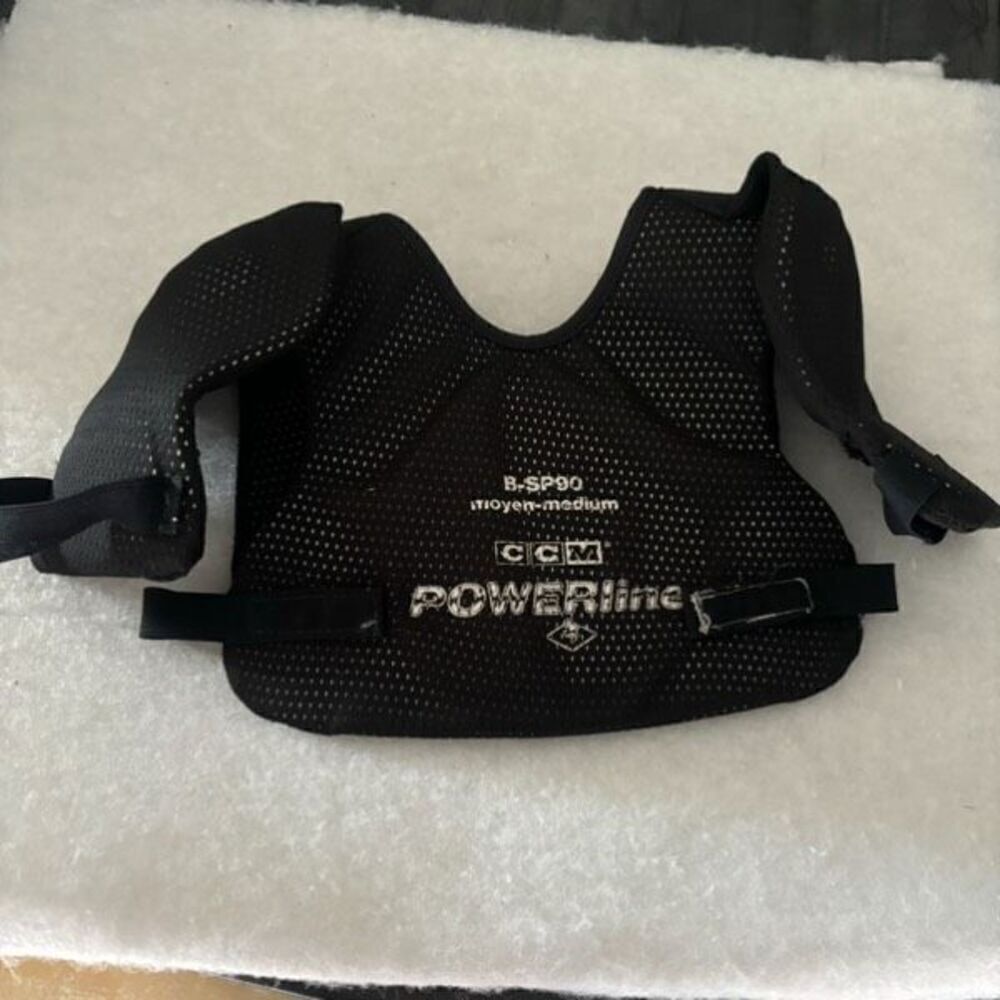 CCM PowerLine B-SP90 Boys Medium Hockey Shoulder Pads